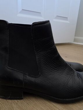 Women's Black Leather Chelsea Heeled Boots